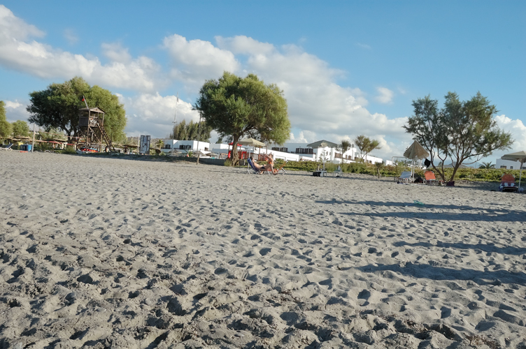 ../Images/Impressioni_di_una Spiaggia.Gerani.Creta.jpg